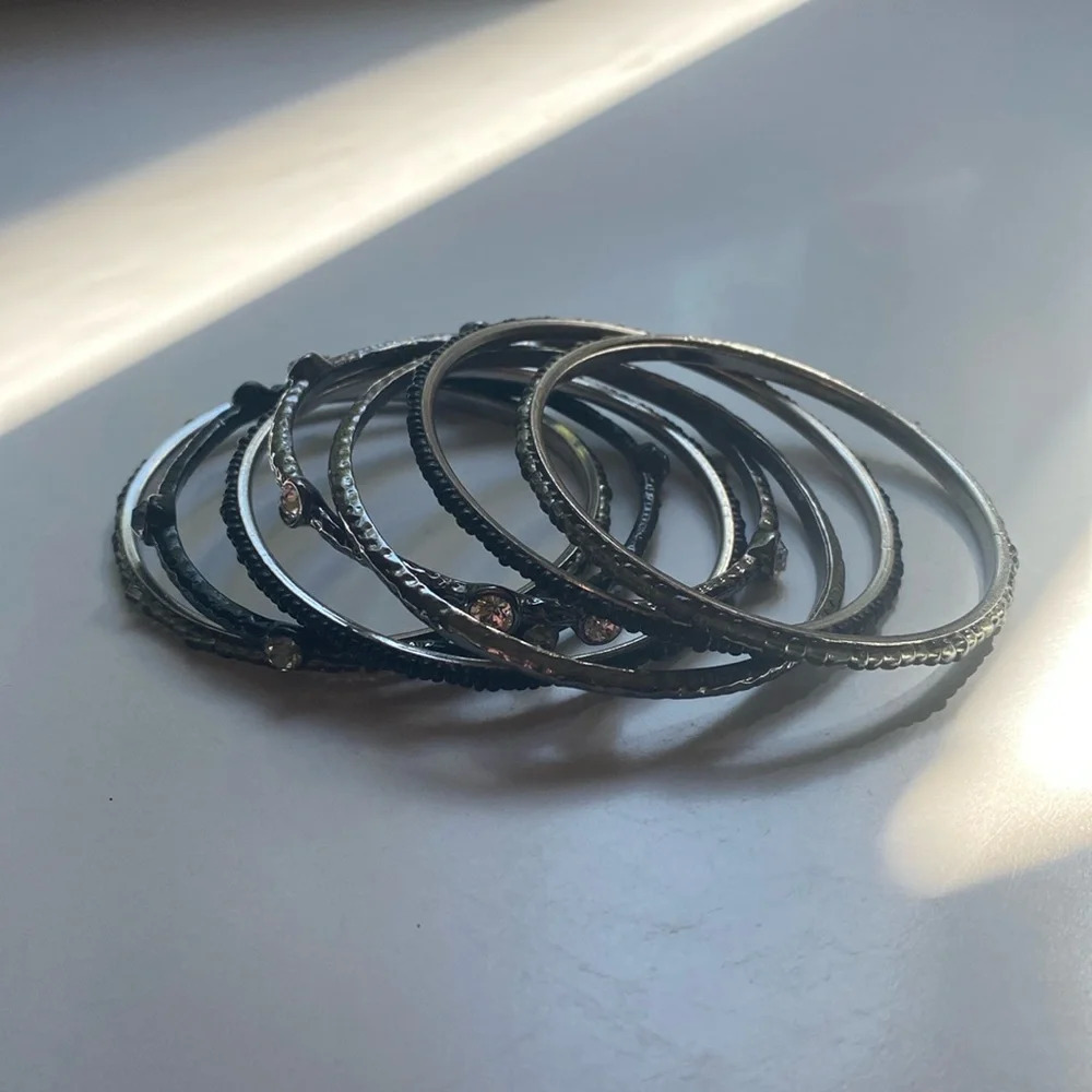 Set of 7 Bangle Bracelets Hammered Black Seed Beads and Rhinestone Bangles
